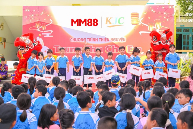 MM88 mang Trung Thu yêu thương đến với học sinh Trường Tiểu học Hoài Nhơn