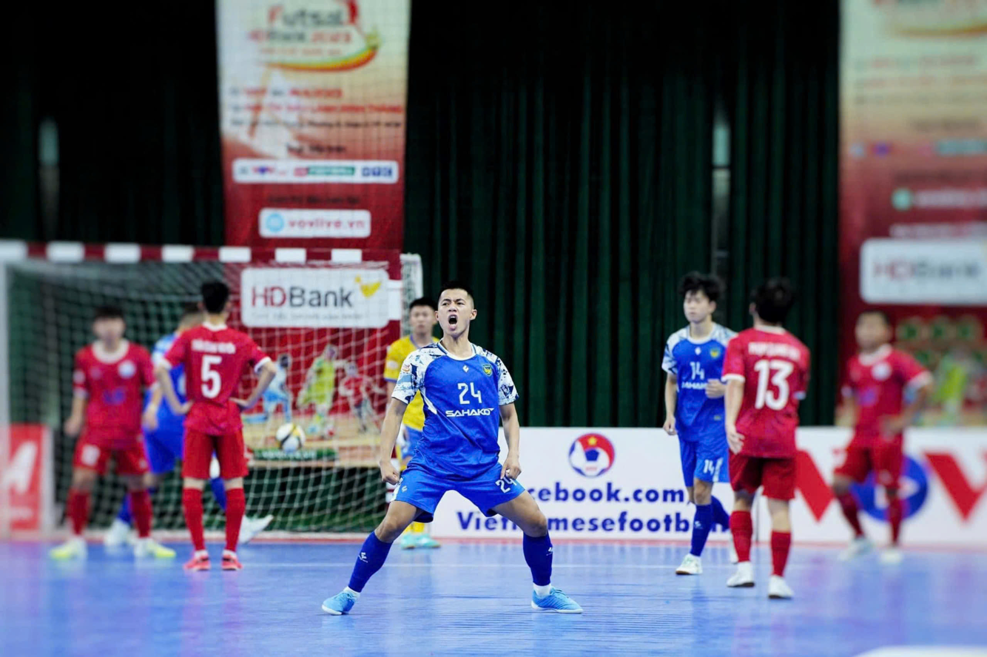 Huỳnh Mi Woen: Ngôi Sao Tỏa Sáng Của Bóng Đá Futsal Việt Nam