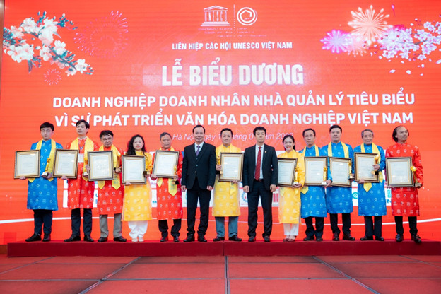 Liên hiệp các Hội UNESCO Việt Nam chúc mừng Doanh nghiệp, Doanh nhân, Nhà quản lý tiêu biểu vì sự phát triển văn hóa Doanh nghiệp Việt Nam